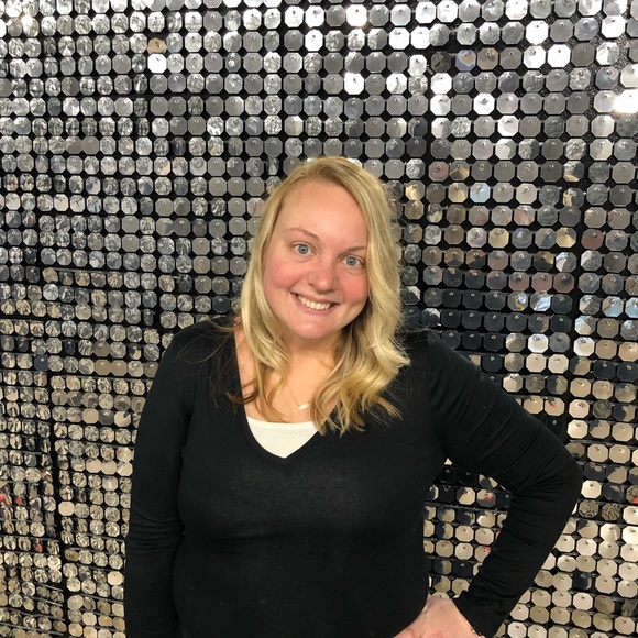 Meet your Posher, Kayla - Picture 5 of 5